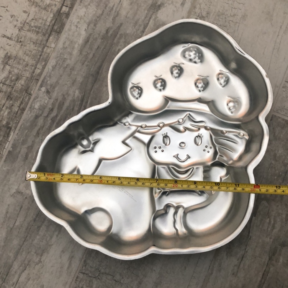Vintage 1981 Strawberry Shortcake Cake Pan - Picture 5 of 6